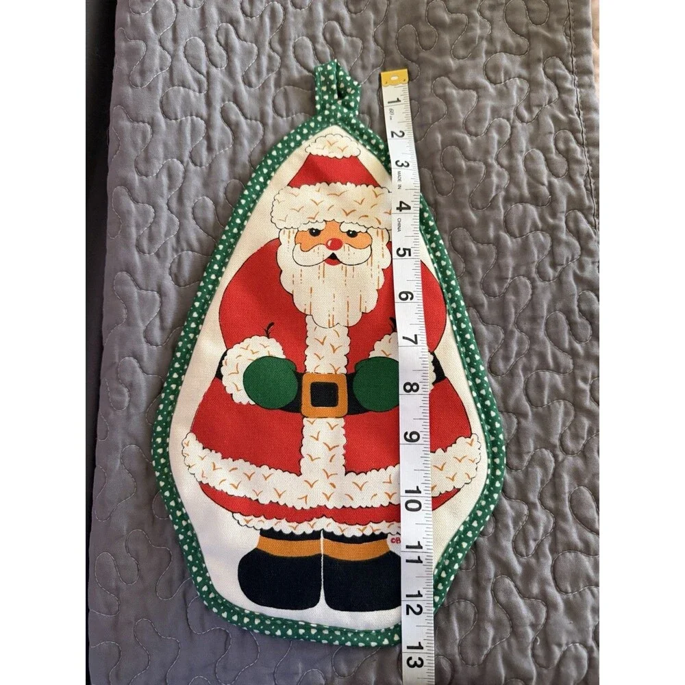 Vintage Santa Claus Christmas Quilted Fabric Potholder Oval Green Trim 1-Pack